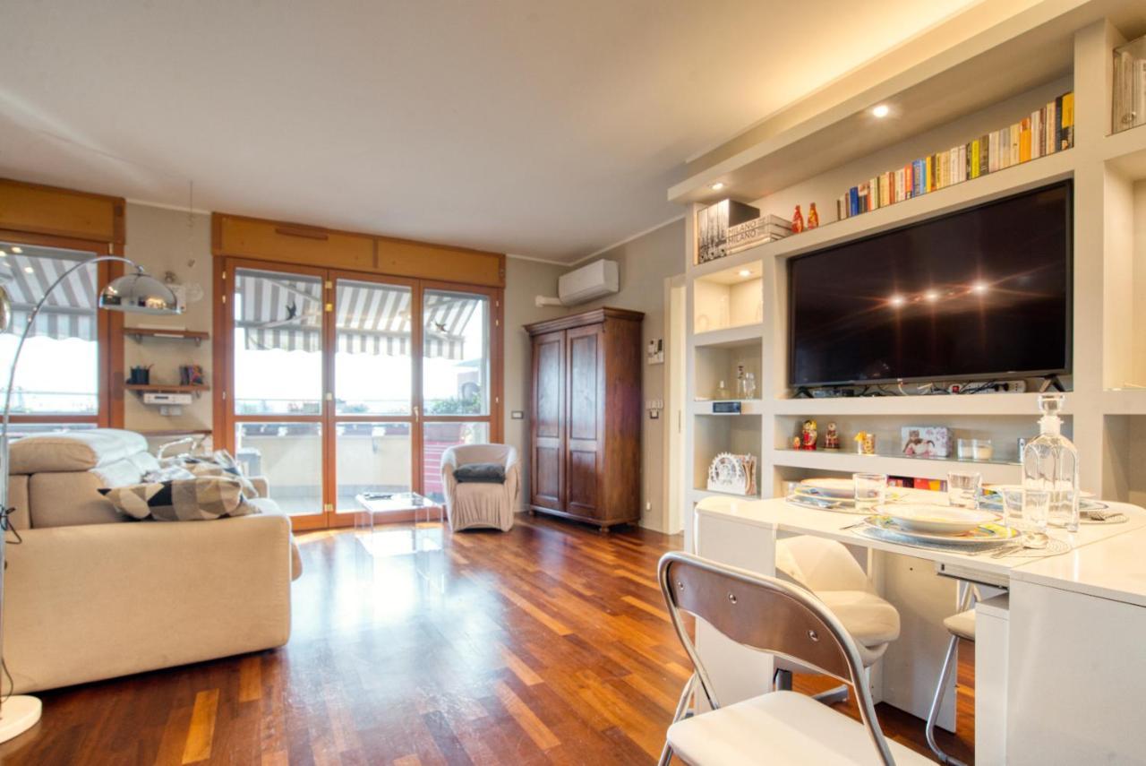 Caseospitali - Casa Di Bibi, Colorato Ed Elegante Bilocale Vicino Al Naviglio Martesana Per 4 Vimodrone Exteriör bild